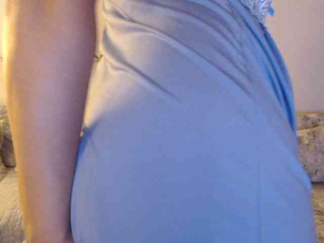 goodSnowQueen webcam