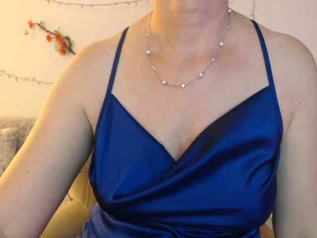 goodSnowQueen webcam