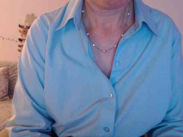 goodSnowQueen webcam