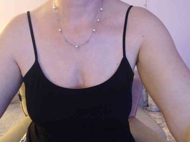 goodSnowQueen webcam