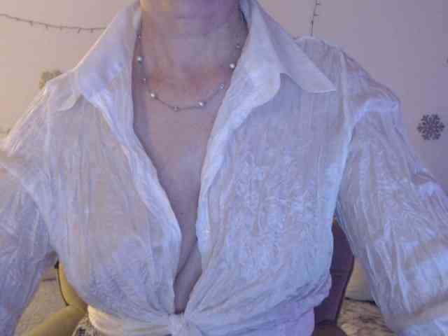 goodSnowQueen webcam