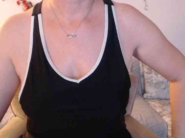 goodSnowQueen webcam
