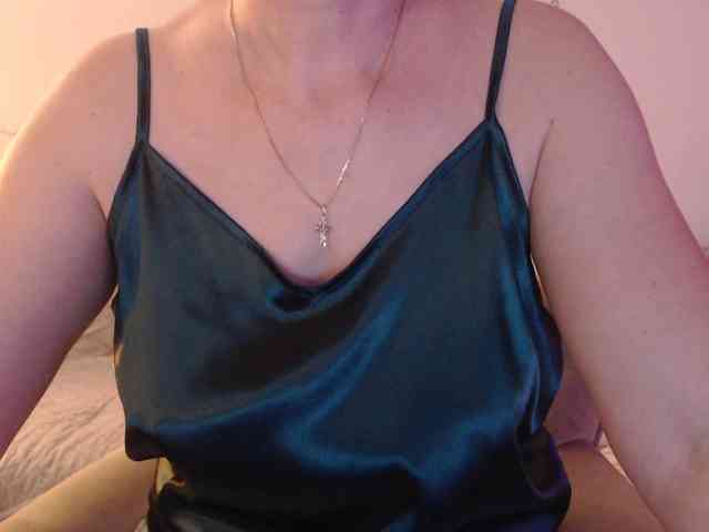 goodSnowQueen webcam