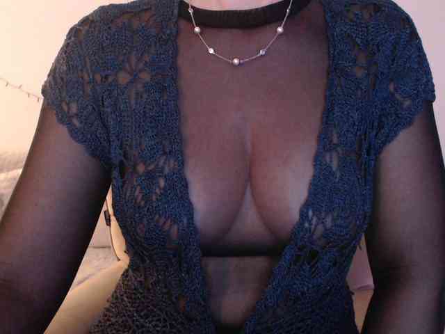 goodSnowQueen webcam