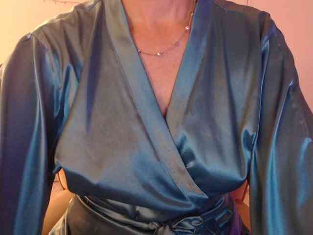 goodSnowQueen webcam