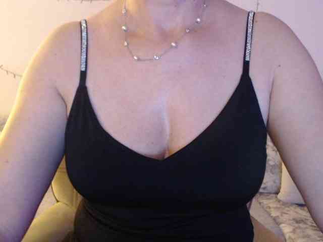 goodSnowQueen webcam