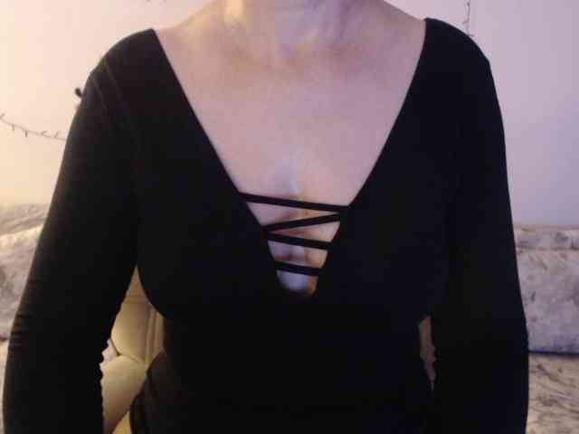 goodSnowQueen webcam