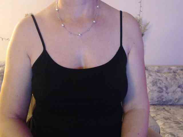 goodSnowQueen webcam