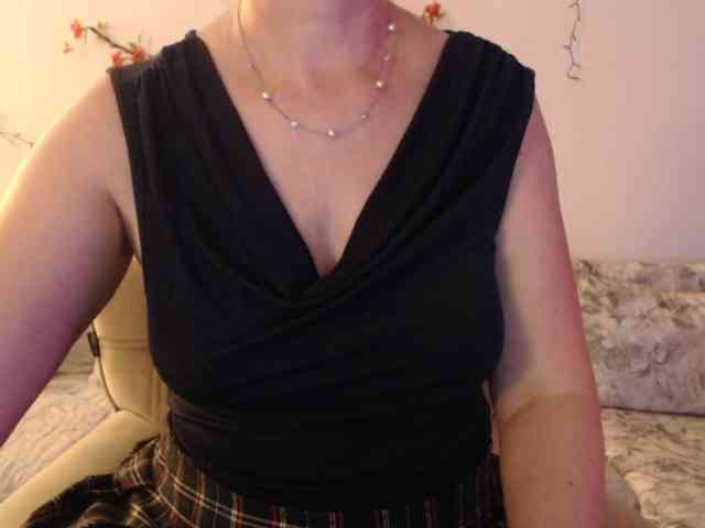 goodSnowQueen webcam