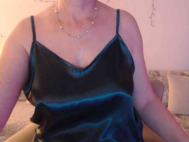 goodSnowQueen goodSnowQueen