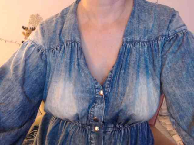 goodSnowQueen webcam