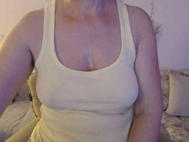 goodSnowQueen webcam