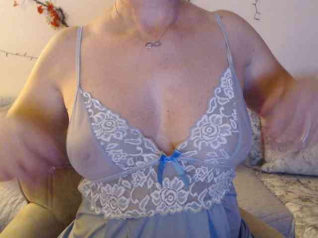 goodSnowQueen webcam