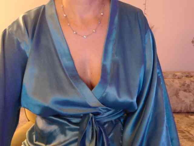 goodSnowQueen webcam