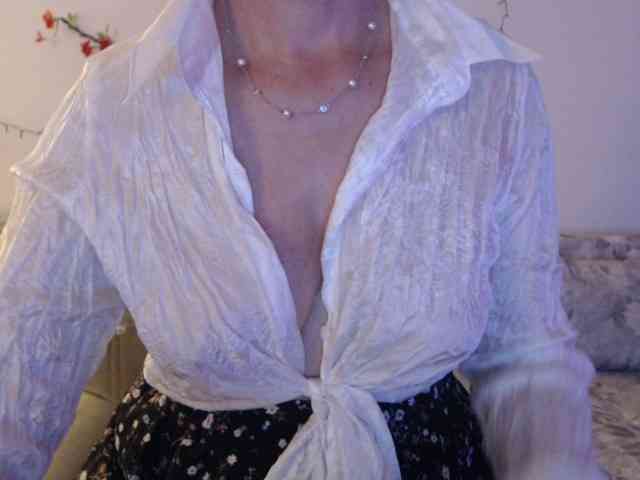 goodSnowQueen webcam