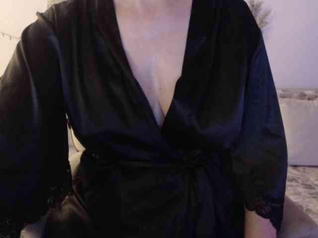 goodSnowQueen webcam