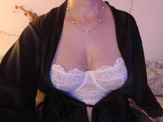 goodSnowQueen webcam