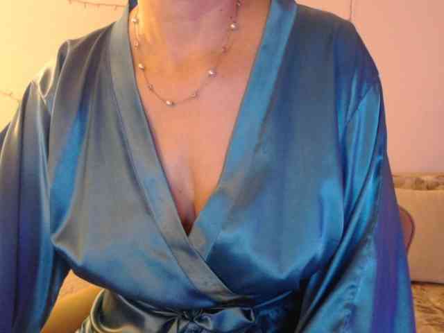 goodSnowQueen webcam