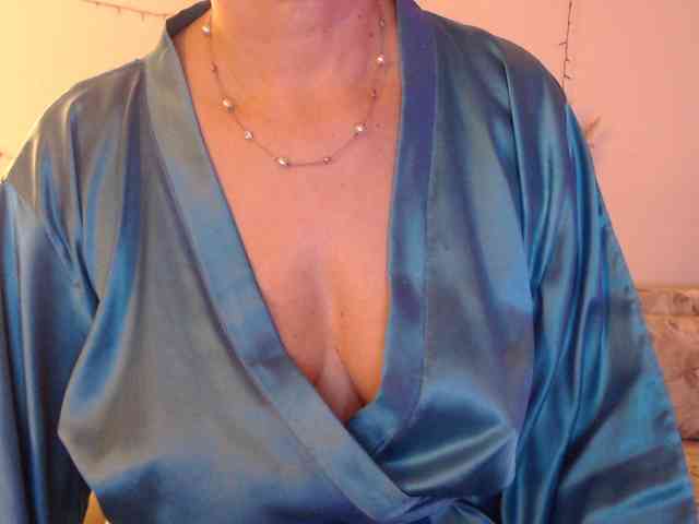 goodSnowQueen Live Webcam on BongaCams