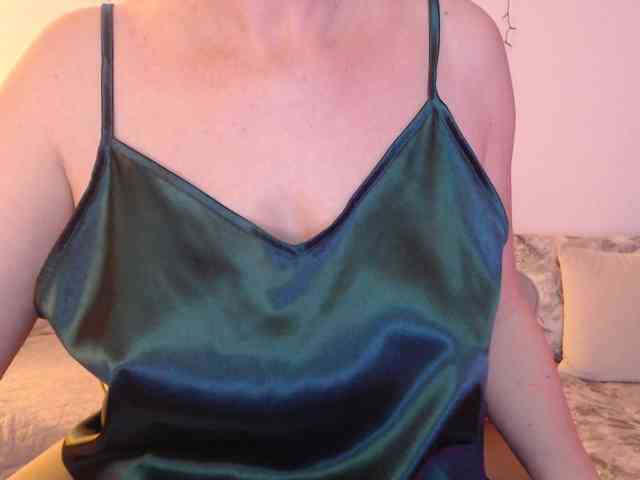 goodSnowQueen webcam