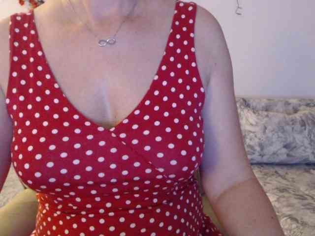 goodSnowQueen webcam