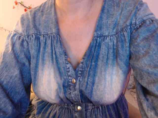 goodSnowQueen webcam