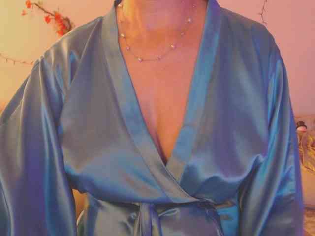 goodSnowQueen webcam