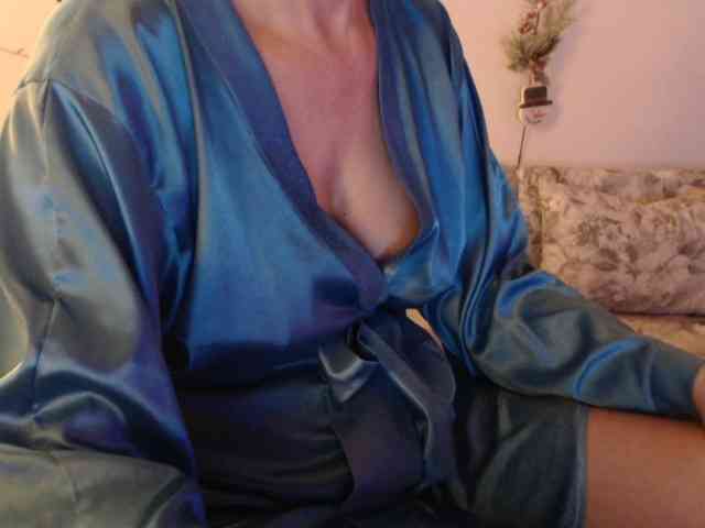 goodSnowQueen webcam