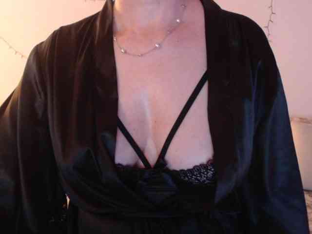 goodSnowQueen webcam