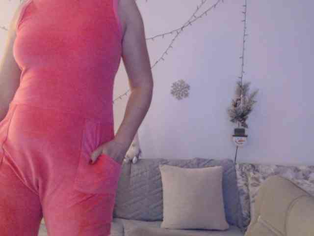 goodSnowQueen webcam