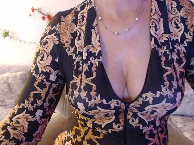goodSnowQueen webcam
