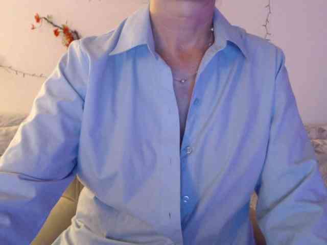 goodSnowQueen webcam