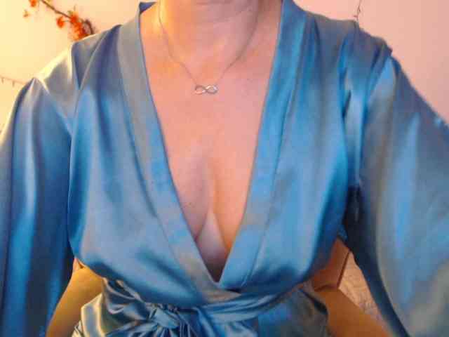 goodSnowQueen webcam