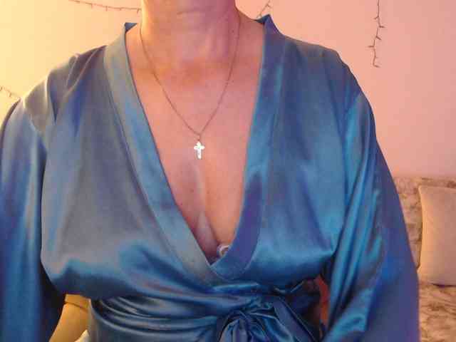 goodSnowQueen webcam