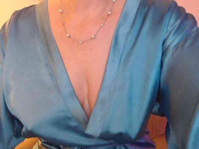 goodSnowQueen webcam