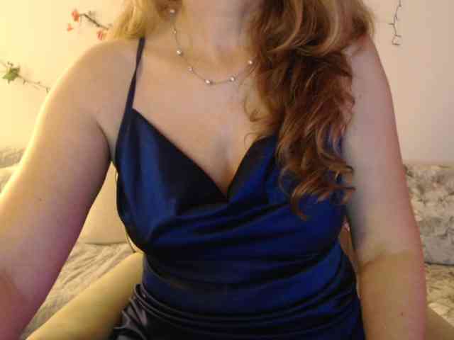 goodSnowQueen webcam
