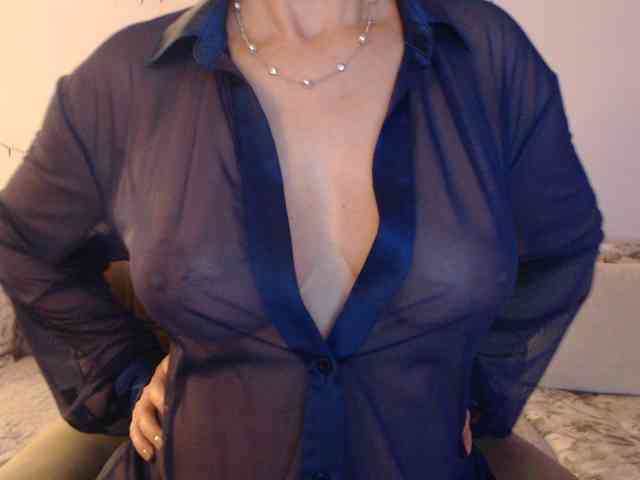 goodSnowQueen webcam