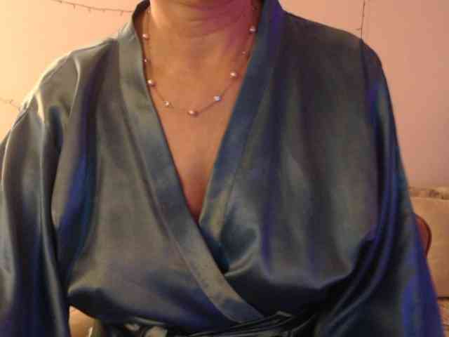 goodSnowQueen webcam