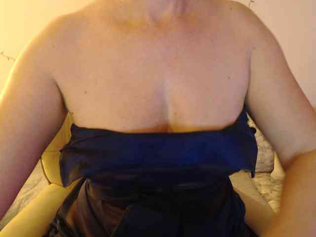 goodSnowQueen webcam