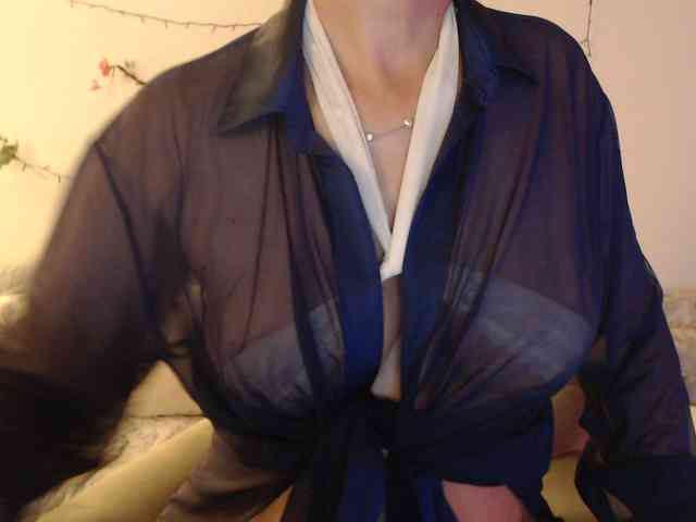 goodSnowQueen webcam