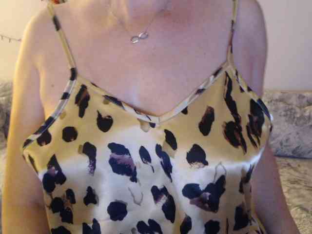 goodSnowQueen webcam
