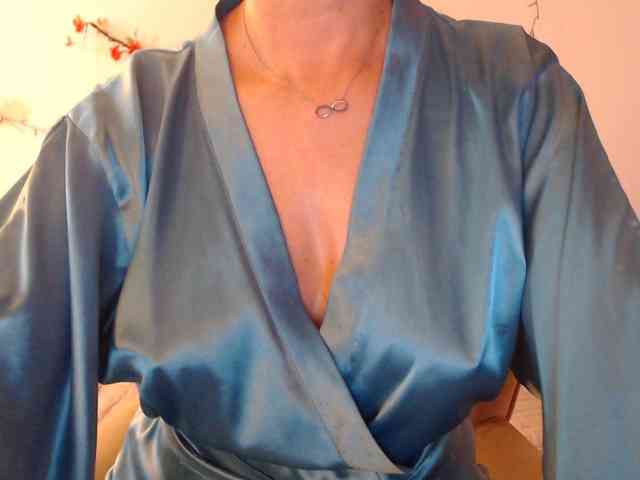 goodSnowQueen webcam