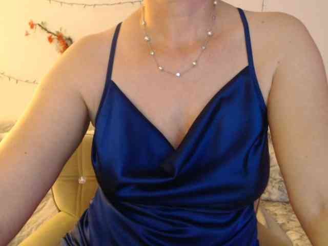 goodSnowQueen webcam