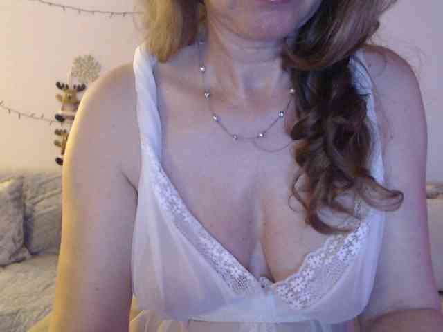 goodSnowQueen webcam