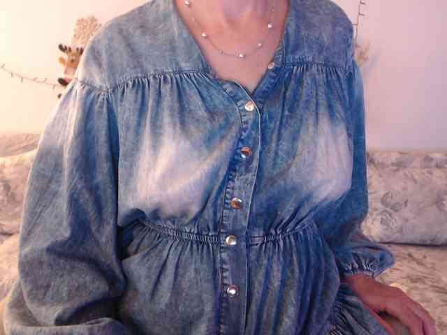 goodSnowQueen webcam