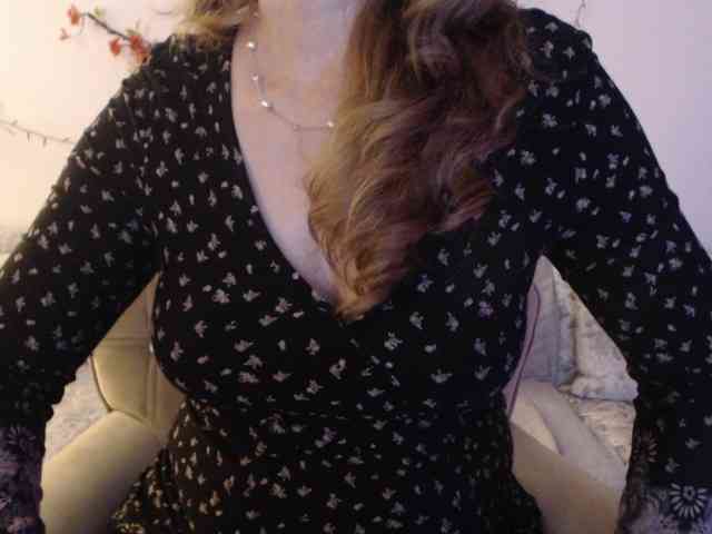 goodSnowQueen webcam