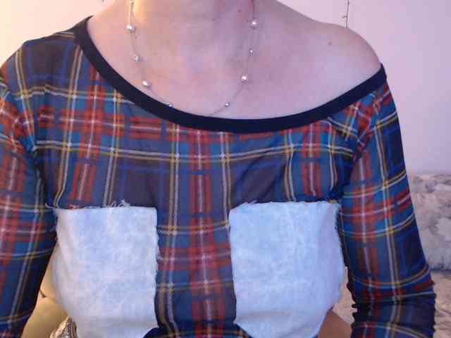 goodSnowQueen webcam