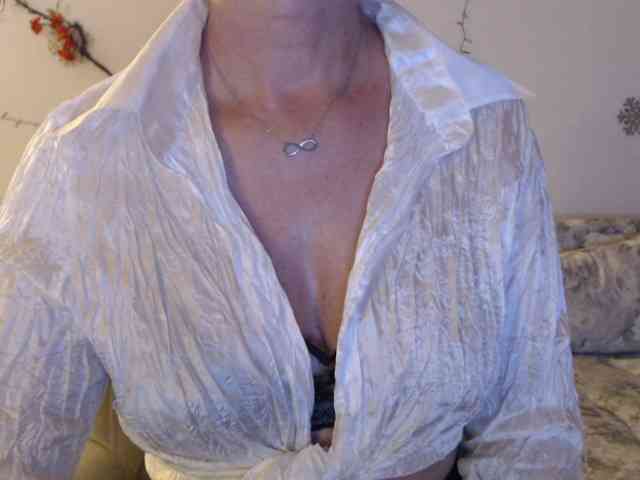 goodSnowQueen webcam