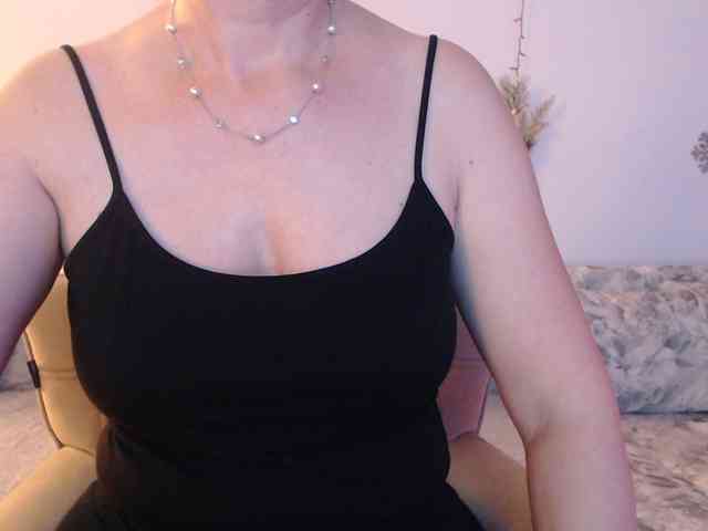 goodSnowQueen webcam