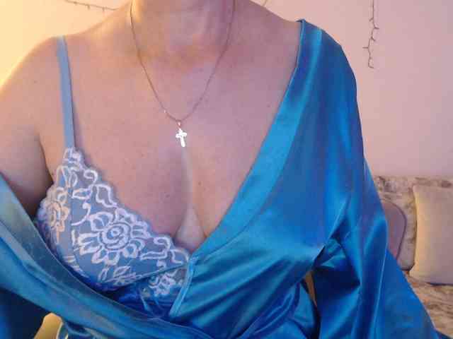 goodSnowQueen webcam